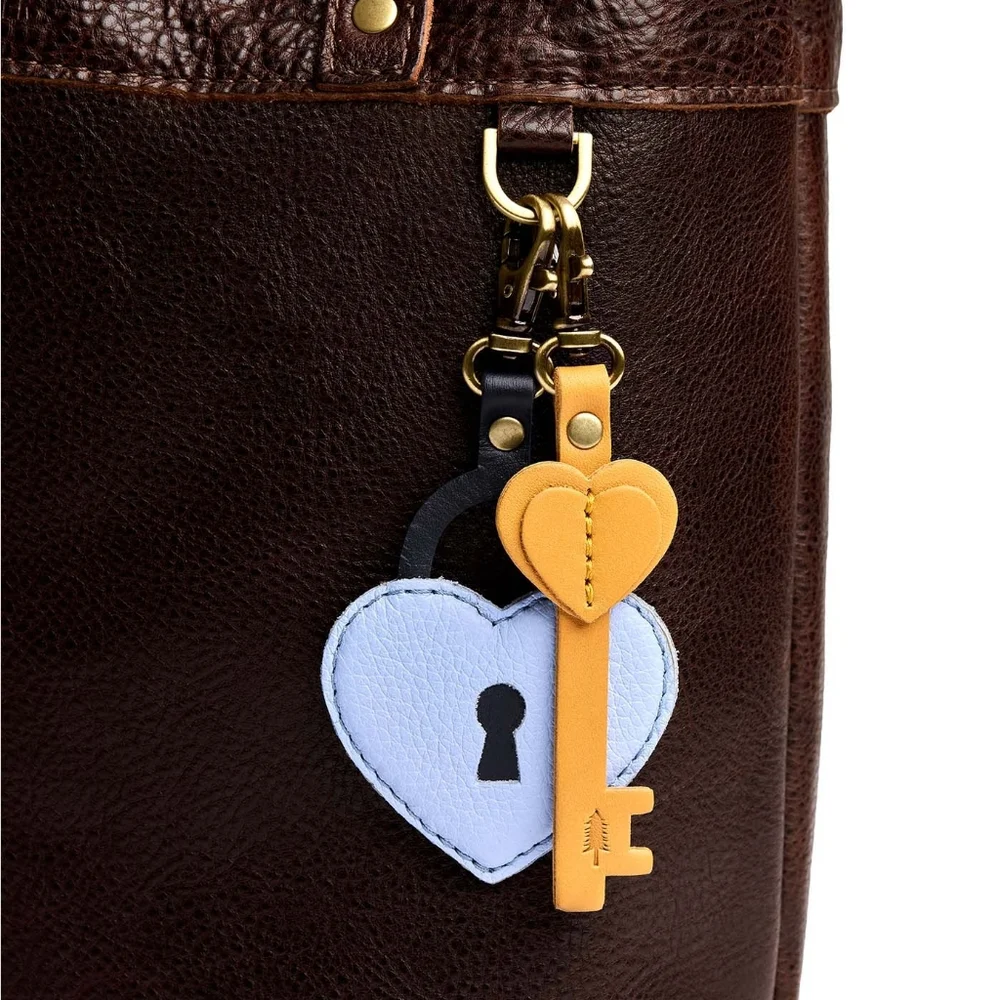 Portland leather Key to Your Heart Keychain (skyway blue) - Picture 8 of 8